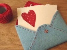 Pak Pos Membawa Surat Cinta Untukku